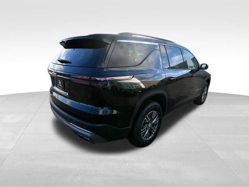 Used 2025 Chevrolet Traverse LT AWD/4WD image 7