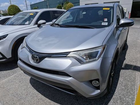 Used 2018 Toyota RAV4 XLE FWD image 2
