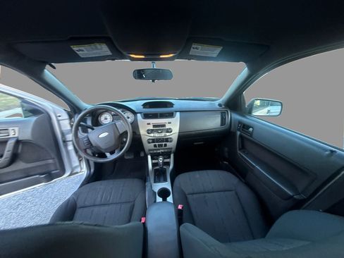 Used 2010 Ford Focus SE image 20
