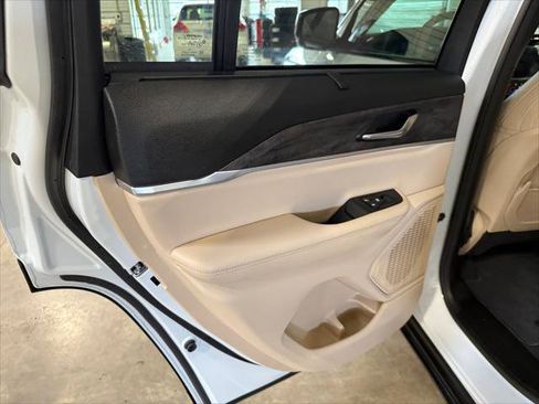 Certified 2025 Jeep Grand Cherokee Limited w/ Luxury Tech Group II image 45