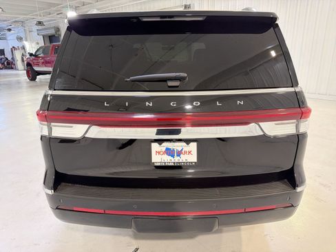 Used 2023 Lincoln Navigator Reserve w/ Monochromatic Package image 28
