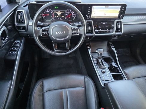 Used 2022 Kia Sorento S image 12