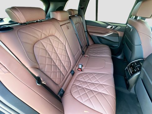 Used 2026 BMW X5 xDrive50e w/ M Sport Package image 22