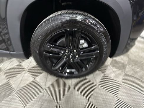 Used 2024 Chevrolet Trax ACTIV w/ Sunroof Package image 36