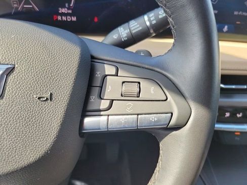 Used 2025 Cadillac XT4 Premium Luxury FWD image 22
