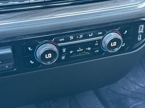 Used 2024 Chevrolet Silverado 2500 LTZ image 30