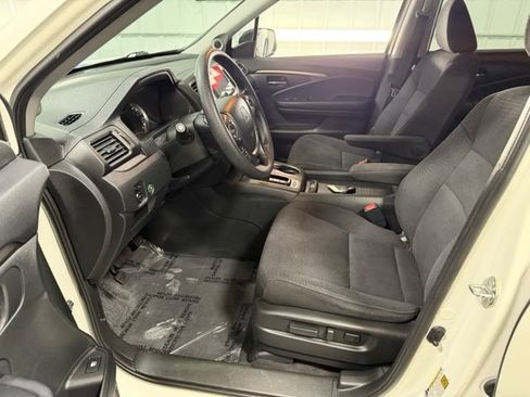 Used 2017 Honda Pilot EX image 12
