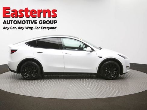 Used 2022 Tesla Model Y Long Range image 46