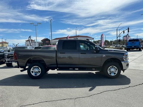 New 2026 RAM 2500 Tradesman AWD/4WD image 9