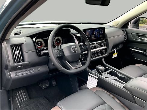New 2026 Nissan Pathfinder Platinum w/ Accent Package FWD image 8