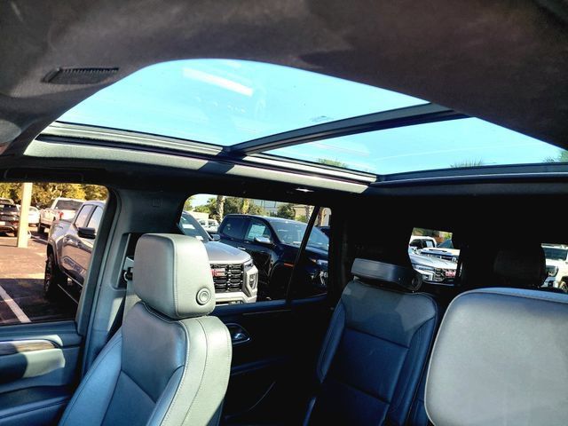 Used 2022 Chevrolet Tahoe Z71 w/ Z71 Off-Road Package AWD/4WD image 21