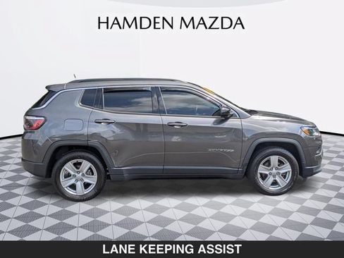 Used 2022 Jeep Compass Latitude FWD image 2