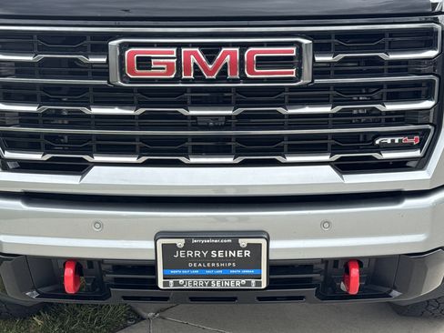 Used 2025 GMC Sierra 3500 AT4 w/ AT4 Premium Plus Package AWD/4WD image 7