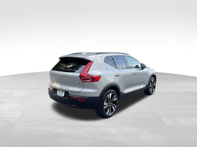 Certified 2023 Volvo XC40 B5 Plus w/ Protection Package Premier AWD/4WD image 8