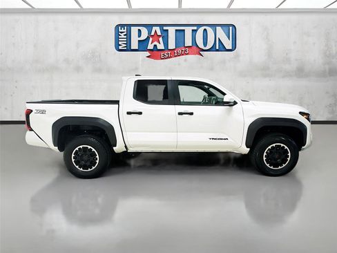Used 2024 Toyota Tacoma TRD Off-Road AWD/4WD image 8