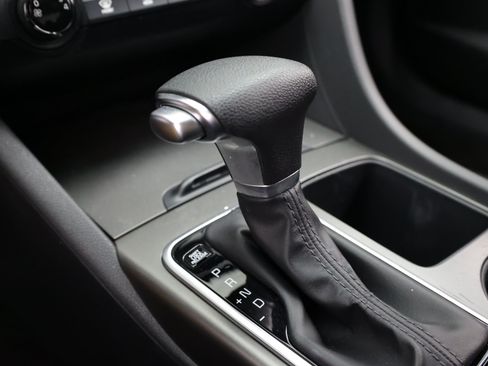 Used 2019 Kia Optima LX w/ LX 17" Wheel Package FWD image 17