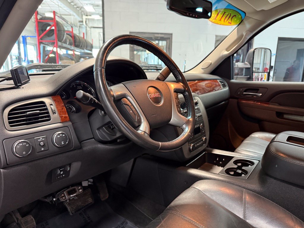Used 2011 GMC Sierra 2500 SLT w/ SLT Convenience Package AWD/4WD image 12