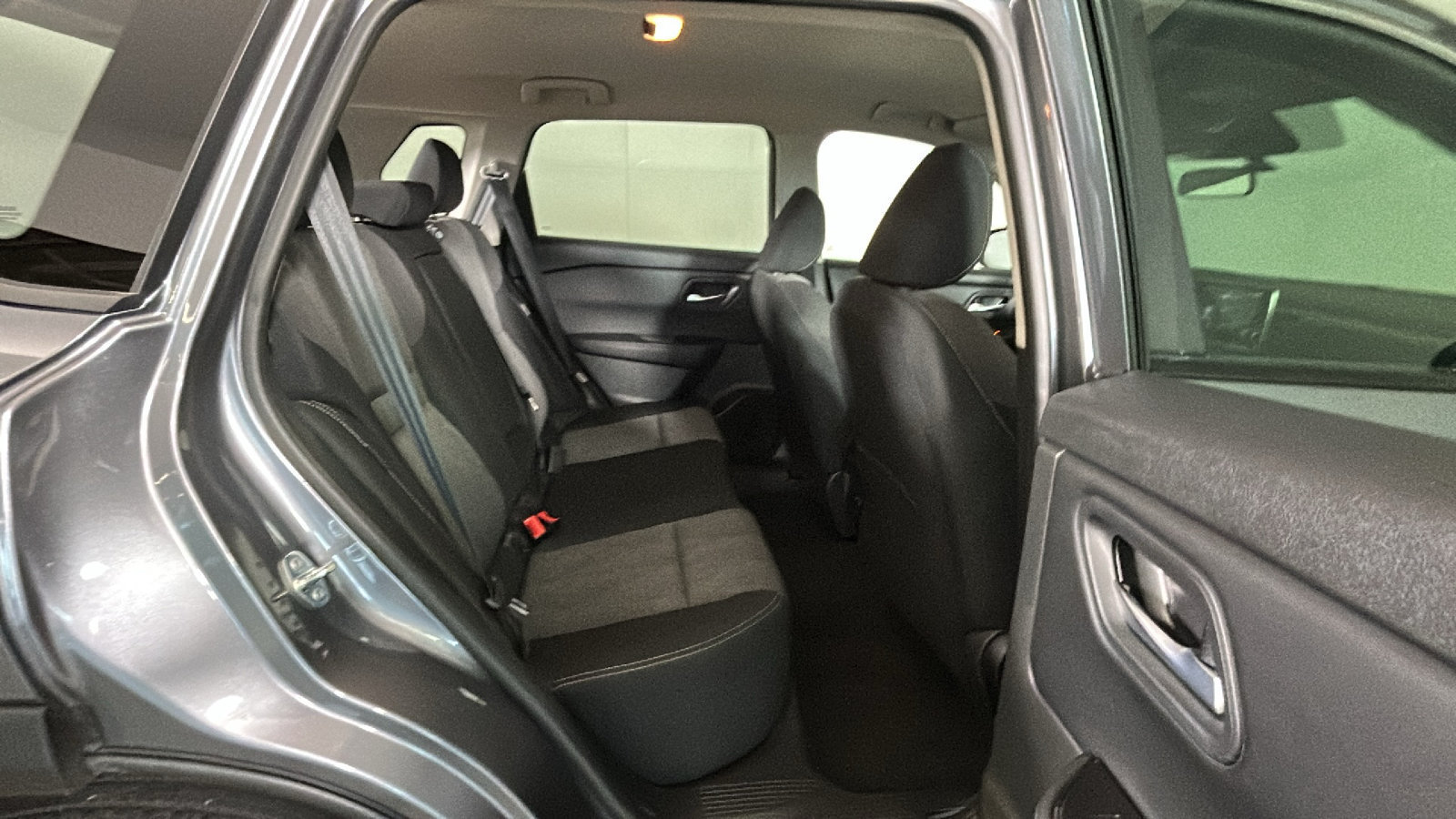 Certified 2026 Nissan Rogue SV AWD/4WD image 36