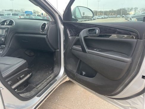 Used 2017 Buick Enclave Leather image 22