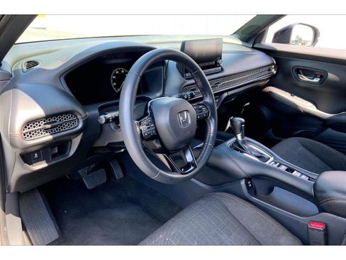 Used 2025 Honda HR-V Sport image 13