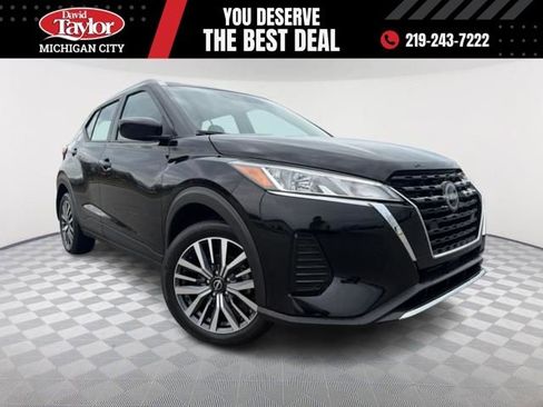 Used 2023 Nissan Kicks SV FWD image 1