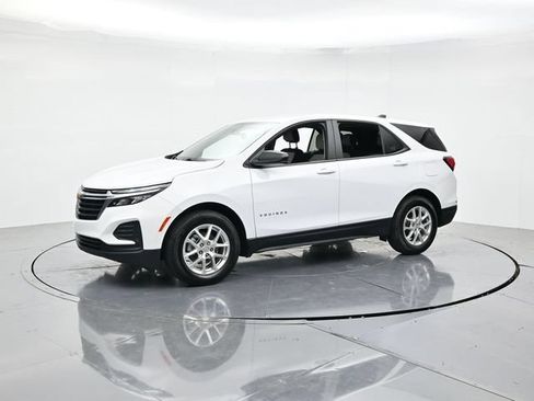 Used 2024 Chevrolet Equinox LS w/ LS Convenience Package FWD image 5