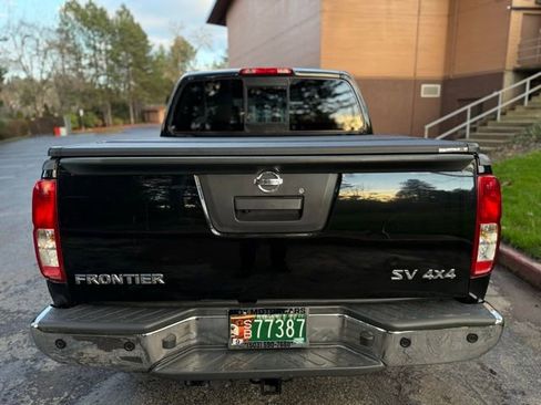 Used 2016 Nissan Frontier SV image 4