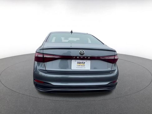 Used 2025 Volkswagen Jetta SE image 12