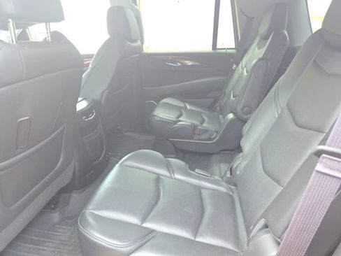 Used 2015 Cadillac Escalade Luxury AWD/4WD image 20