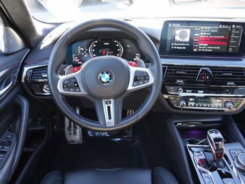 Used 2023 BMW M5 image 10