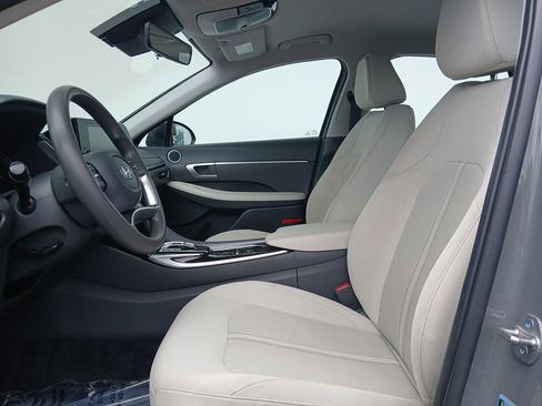 Used 2023 Hyundai Sonata SE w/ Cargo Package image 12