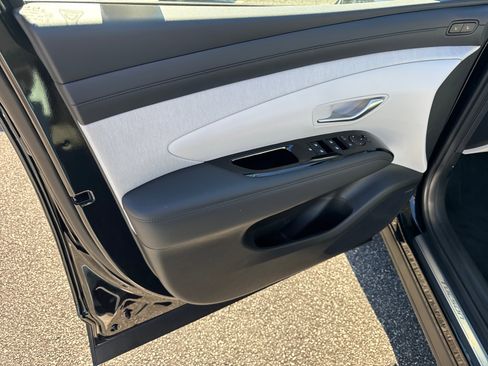 New 2025 Hyundai Tucson Limited image 11