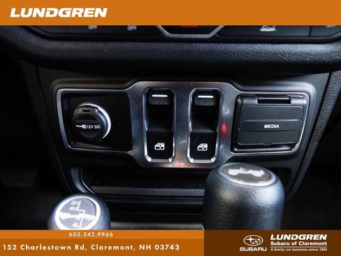 Used 2025 Jeep Wrangler Sport AWD/4WD image 21