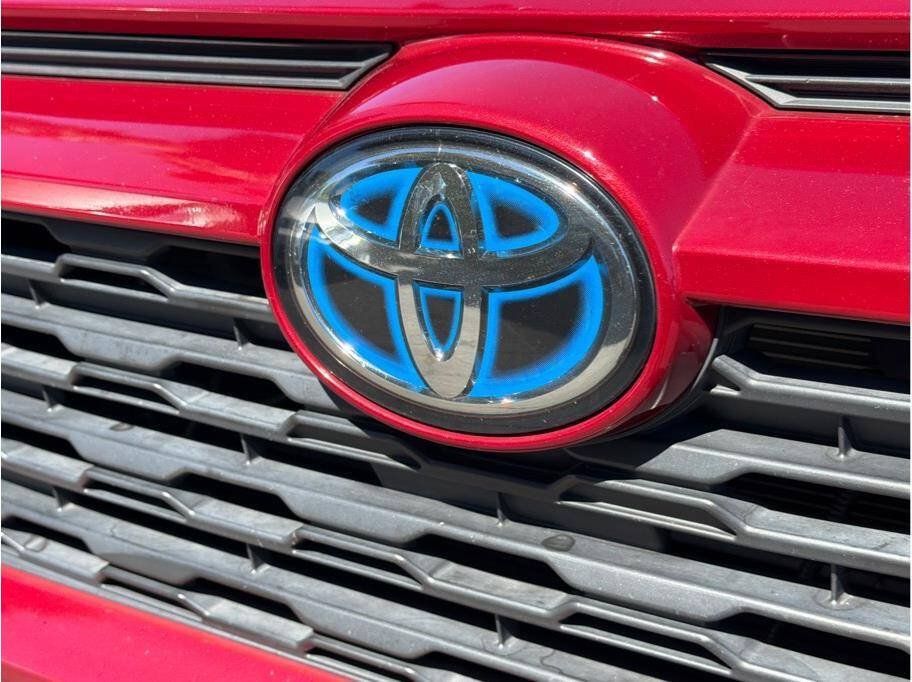 Used 2019 Toyota RAV4 LE w/ Carpet Mat Package AWD/4WD image 27