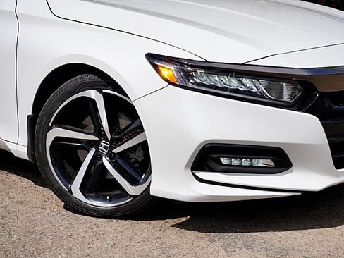 Used 2020 Honda Accord Sport image 4