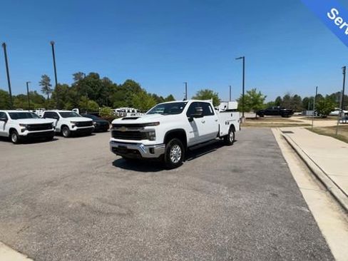 Used 2025 Chevrolet Silverado 3500 LT w/ Convenience Package AWD/4WD image 1