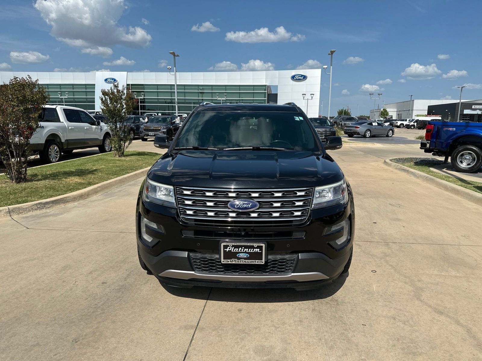 Used 2017 Ford Explorer Limited FWD image 9