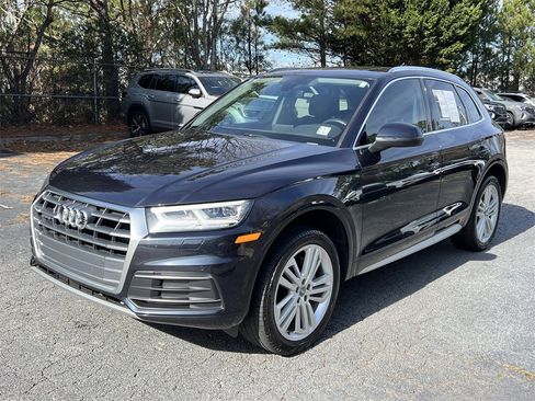 Used 2018 Audi Q5 2.0T Premium Plus w/ Premium Plus Package image 3