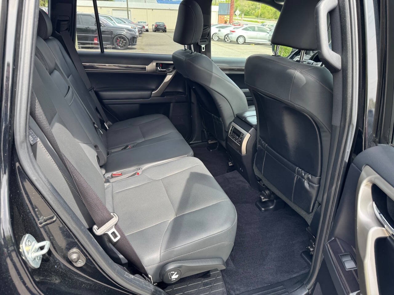 Used 2020 Lexus GX 460 Premium w/ Premium Package AWD/4WD image 25