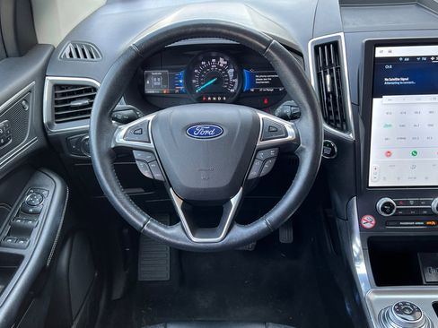 Used 2022 Ford Edge Titanium image 14