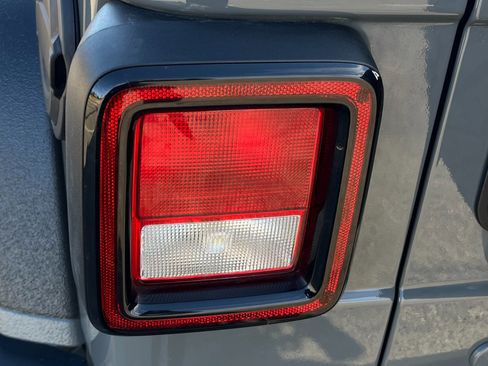 Used 2019 Jeep Wrangler Unlimited Sport S image 49