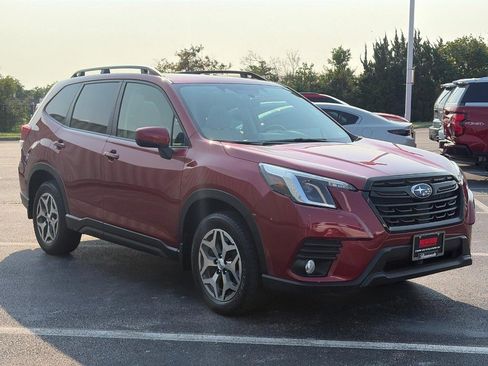 Used 2023 Subaru Forester Premium AWD/4WD image 3