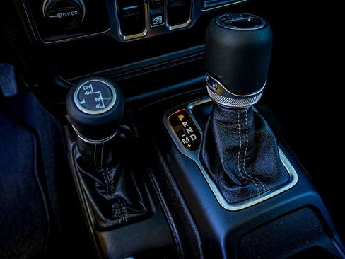 New 2025 Jeep Gladiator Sport image 20