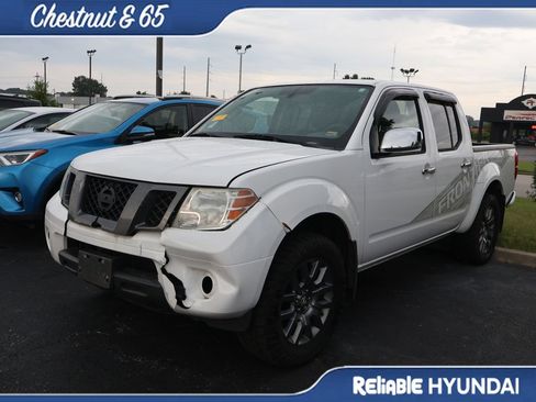 Used 2012 Nissan Frontier SV w/ Sport Appearance Pkg AWD/4WD image 12