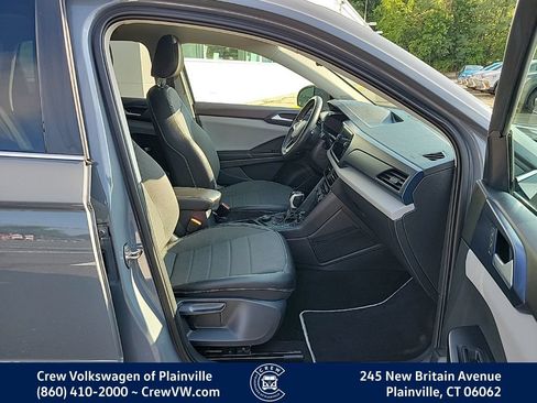 Certified 2023 Volkswagen Taos SE w/ Panoramic Sunroof Package AWD/4WD image 17