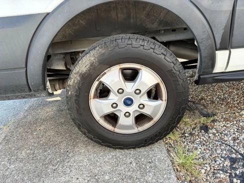 Used 2019 Ford Transit 250 130 Low Roof RWD image 22
