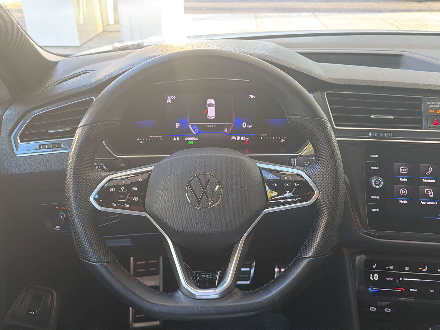 Certified 2022 Volkswagen Tiguan SE R-Line FWD image 21