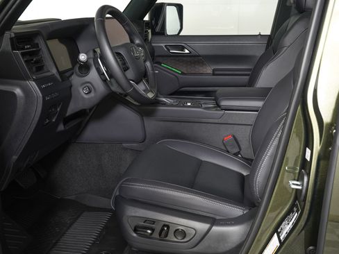 Used 2026 Lexus GX 550 w/ Accessory Package (2T) AWD/4WD image 16