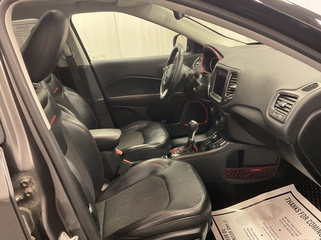 Used 2018 Jeep Compass Trailhawk w/ Navigation Group AWD/4WD image 28