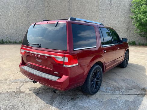 Used 2015 Lincoln Navigator 2WD image 7